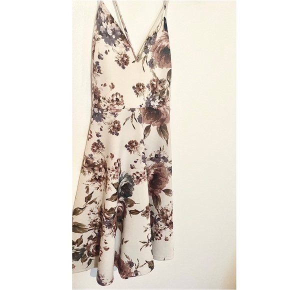 gLARE floral strap dress - Picture 2 of 3